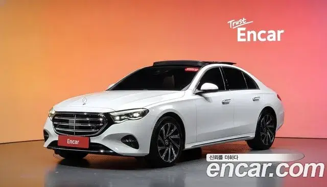 Mercedes-Benz E-Class E300 4MATIC Exclusive 2025