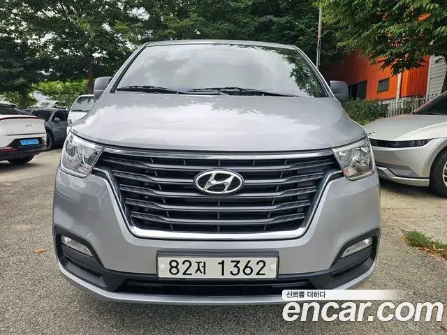 Hyundai Starex Van 3-Seater Smart 2020