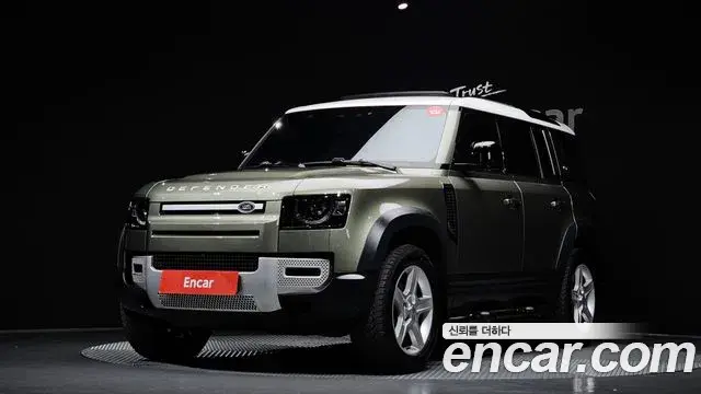 Land Rover Defender 110 D250 SE 2022