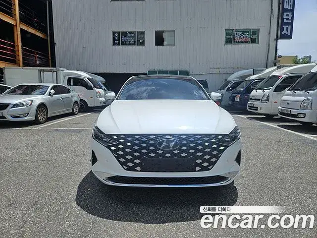 Hyundai Grandeur Le Blanc 2021