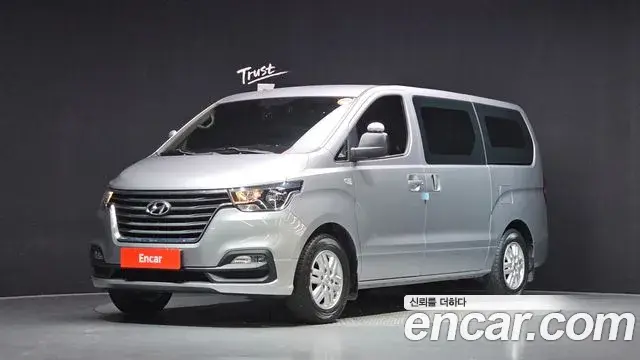 Hyundai Starex Van 3-Seater Smart 2020
