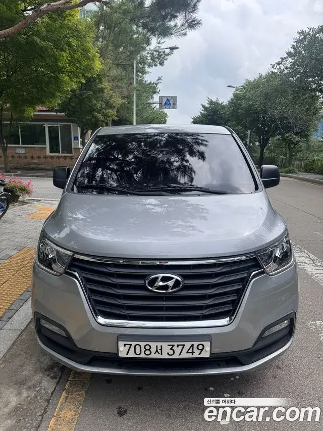 Hyundai Starex Wagon 12-Seater Smart 2020