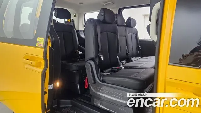 Hyundai Staria HEV 1.6T Kinder Safety Car 11-Seater 2026 — фото 11