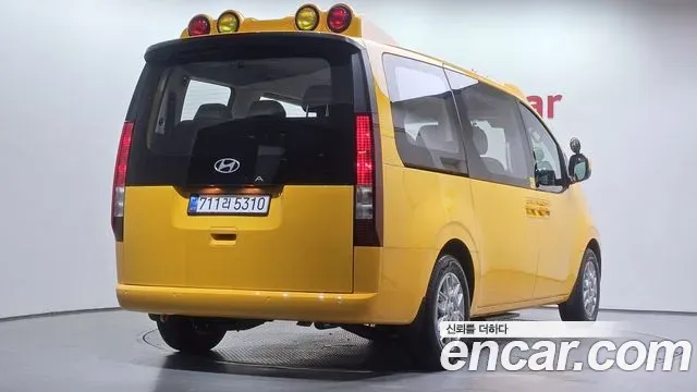 Hyundai Staria HEV 1.6T Kinder Safety Car 11-Seater 2026 — фото 2