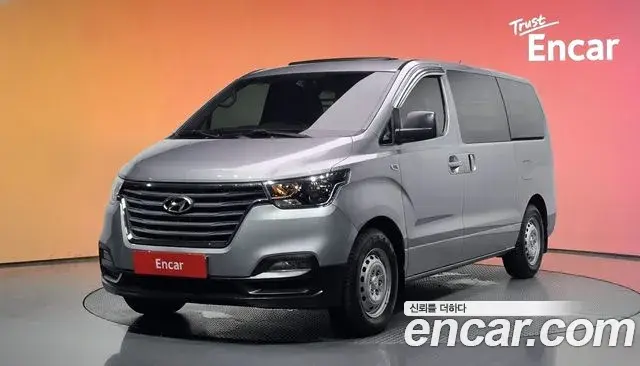 Hyundai Starex Van 3-Seater Style 2020