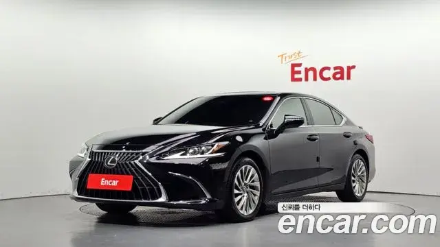 Lexus ES Luxury Plus 2022