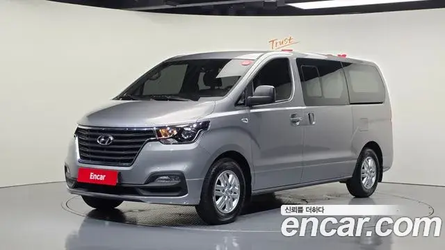 Hyundai Starex Van 5-Seater Modern 2019