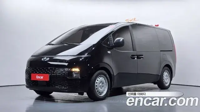 Hyundai Staria Tourer 11-Seater Smart 2022