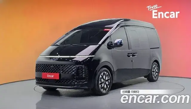 Hyundai Staria 4WD Lounge 9-Seater Limousine 2023