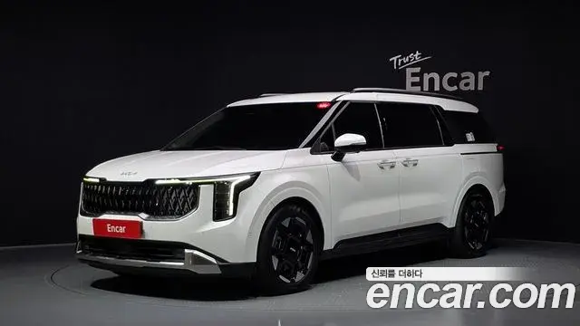 Kia Carnival Gasoline 9-Seater Signature 2024