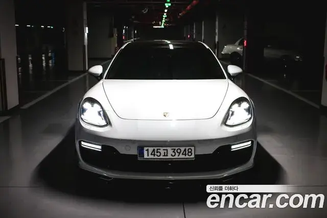 Porsche Panamera 4.0 GTS 2019