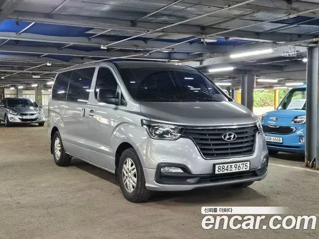 Hyundai Starex Van 3-Seater Smart 2019