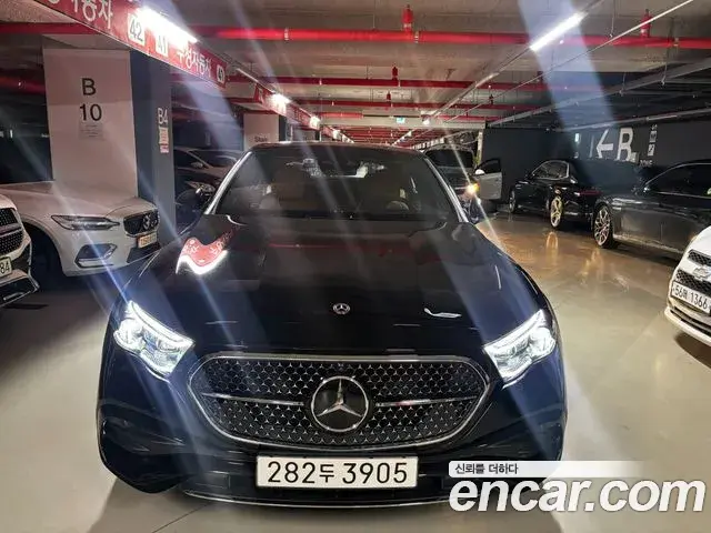 Mercedes-Benz E-Class E300 4MATIC AMG Line 2025