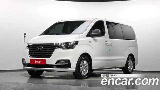 Hyundai Starex Van 5-Seater Modern 2019