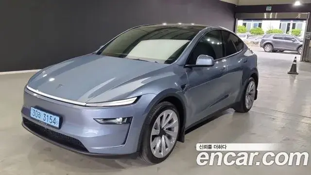 Tesla Model Y Long Range AWD 2025