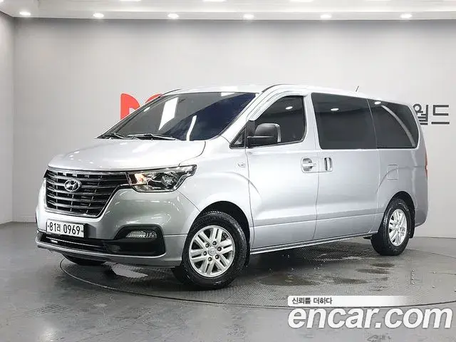 Hyundai Starex Van 3-Seater Smart 2019