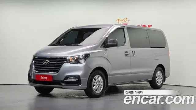 Hyundai Starex Van 5-Seater Smart 2019
