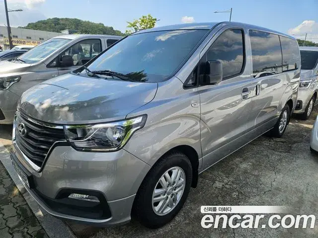Hyundai Starex Van 3-Seater Smart 2021