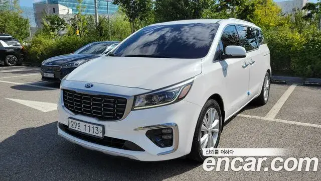 Kia Carnival 9-Seater Prstige 2019
