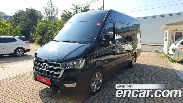 Hyundai Solati 15-seater Luxury 2025
