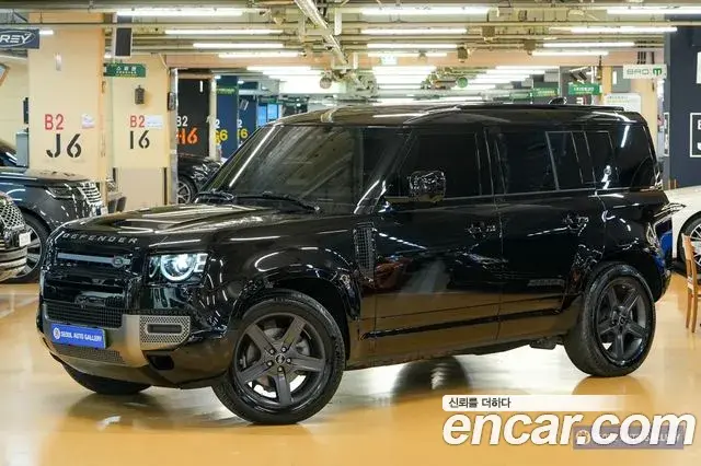 Land Rover Defender 110 P300 X-Dynamic SE 2024