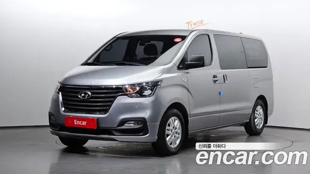 Hyundai Starex Van 5-Seater Smart 2021