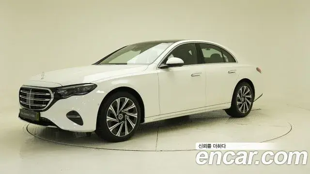 Mercedes-Benz E-Class E300 4MATIC Exclusive 2025