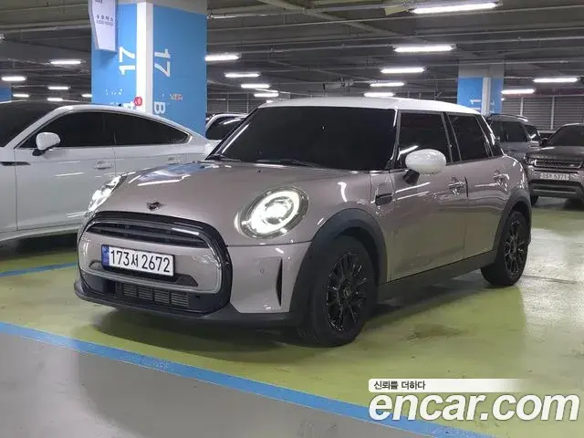 Mini Cooper 5Door Classic Third Generation 2023