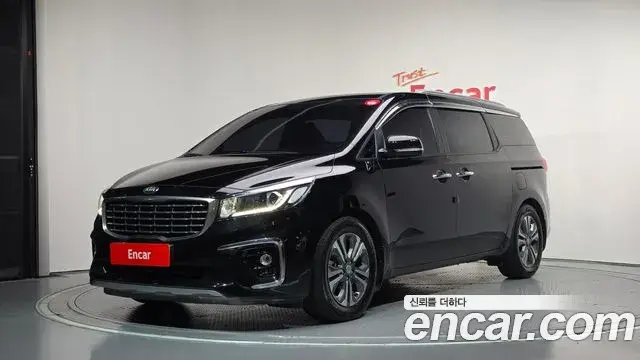 Kia Carnival 9-Seater Luxury 2019