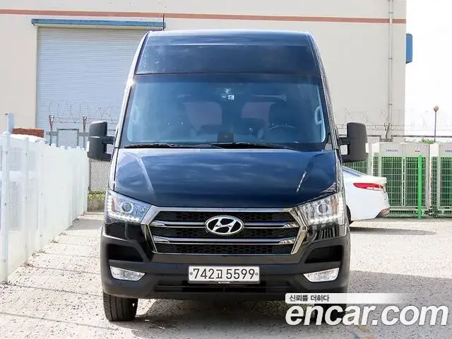 Hyundai Solati 15-seater Luxury 2019