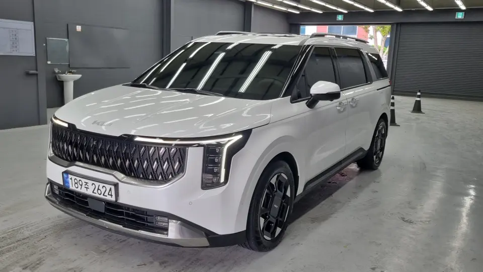 Kia Carnival Diesel 7-Seater Signature 2024