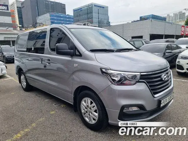 Hyundai Starex Van 5-Seater Smart 2020