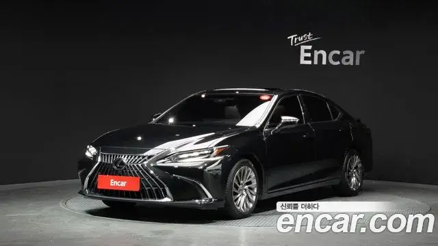Lexus ES Executive 2023