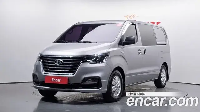 Hyundai Starex Van 5-Seater Smart 2019