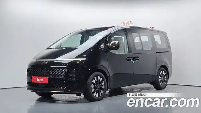 Hyundai Staria 4WD Lounge 7-Seater Inspiration 2025