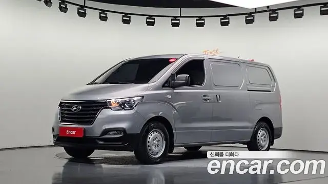 Hyundai Starex Van 3-Seater Style 2019