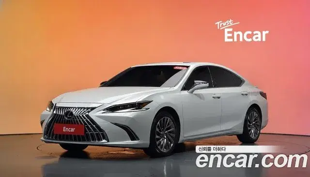 Lexus ES Executive 2025