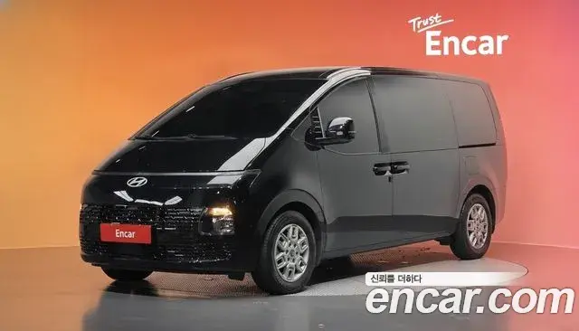 Hyundai Staria 4WD Tourer 9-Seater Modern 2024