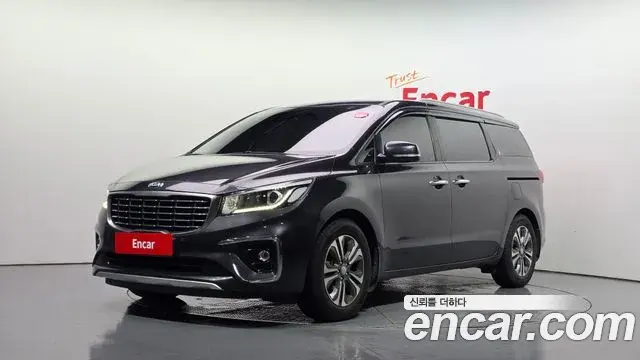 Kia Carnival 9-Seater Luxury 2019