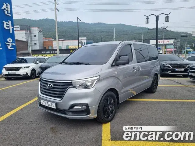 Hyundai Starex Van 3-Seater Style 2019