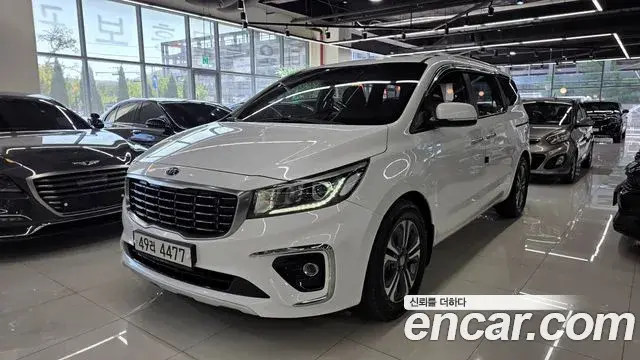 Kia Carnival 9-Seater Luxury 2019