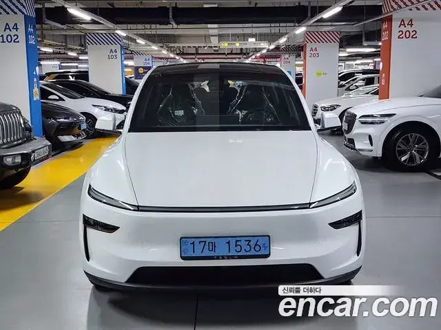 Tesla Model Y L Long Range AWD 2026