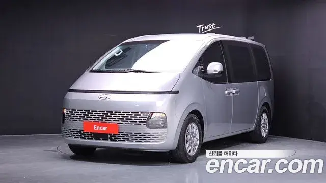 Hyundai Staria 4WD Tourer 11-Seater Modern 2021