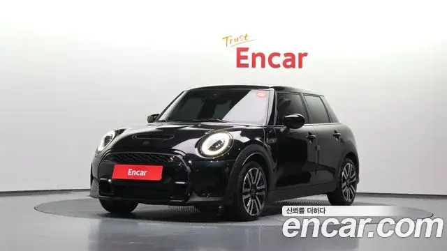 Mini Cooper 5Door Classic Third Generation 2024