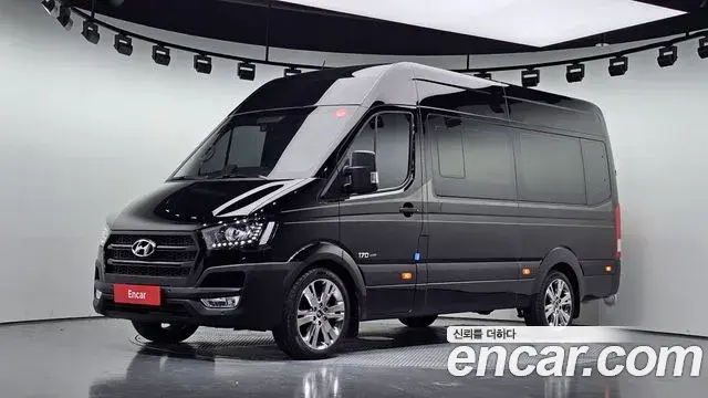 Hyundai Solati 15-seater Luxury 2021