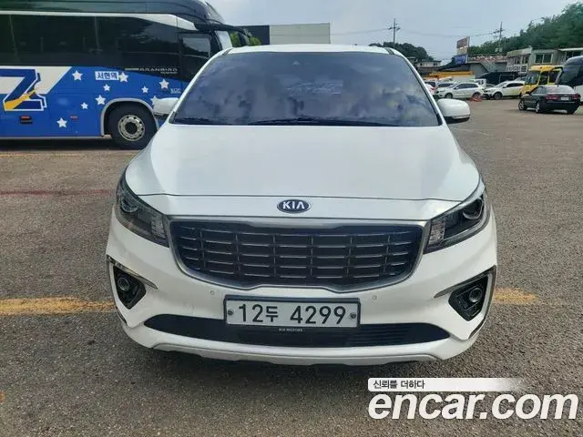 Kia Carnival 9-Seater Prstige 2019