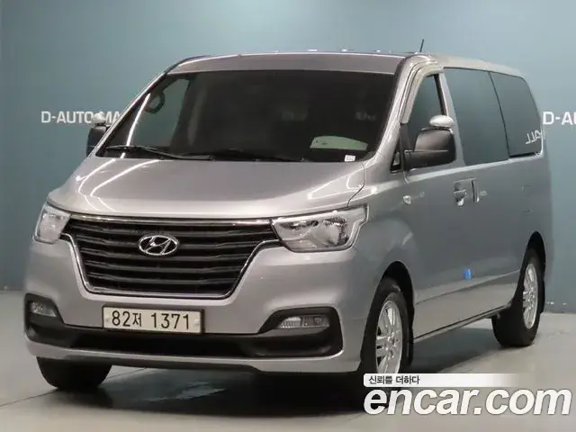 Hyundai Starex Van 3-Seater Smart 2020