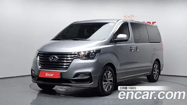 Hyundai Starex Urban 9-Seater Exclusive 2019
