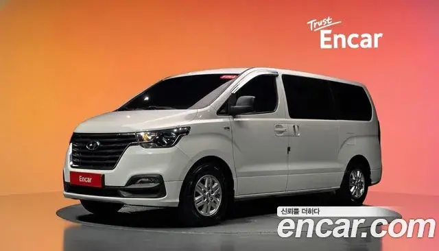 Hyundai Starex Van 3-Seater Smart 2020