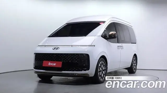 Hyundai Staria 4WD Lounge 9-Seater Limousine 2025